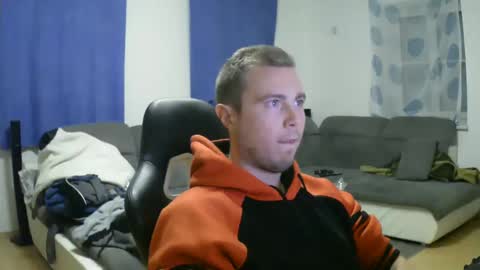 Snapshot of herbstenden chatting on 02/13/25, 09:38 John Pearl online show from 02/13/25, 09:38