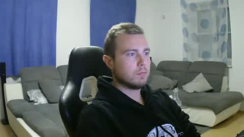 Snapshot of herbstenden chatting on 02/27/25, 10:20 John Pearl online show from 02/27/25, 10:20