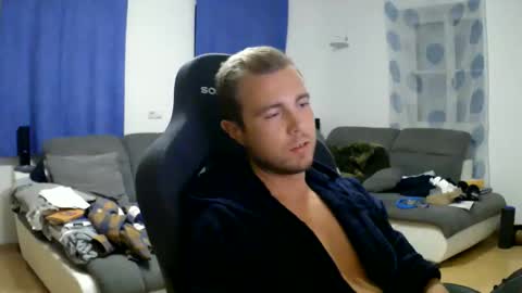 Snapshot of herbstenden chatting on 05/30/26, 08:39 John Pearl online show from 05/30/26, 08:39