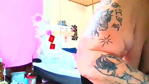 Snapshot of herculesnvenus chatting on 02/02/26, 03:55 venus online show from 02/02/26, 03:55