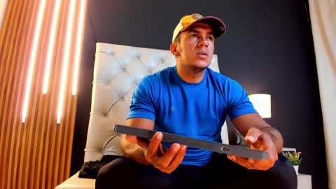 Snapshot of herculeswheeler chatting on 03/10/25, 07:18 Hercules online show from 03/10/25, 07:18