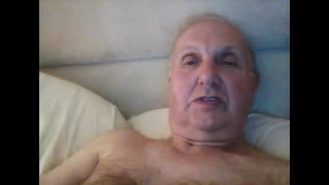 Snapshot of herdsman3 chatting on 12/22/24, 01:01 herdsman3 online show from 12/22/24, 01:01