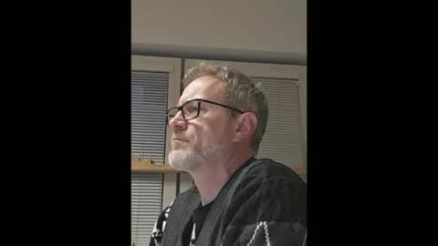 Snapshot of hering76 chatting on 12/23/25, 07:28 hering76 online show from 12/23/25, 07:28