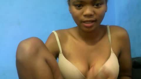 herisse01 online show from 04/22/26, 05:54