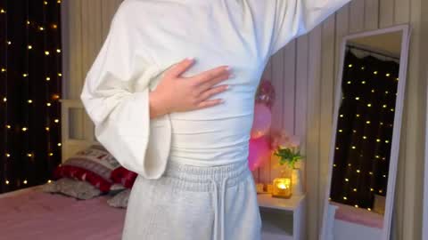 Nicole online show from 04/07/26, 08:42