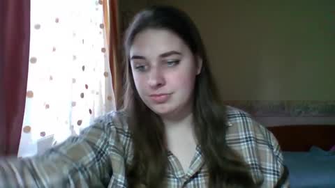 hess_luna_ online show from 11/25/25, 10:04