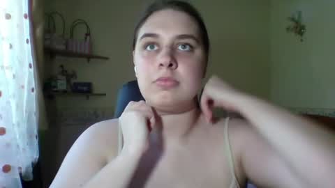 Snapshot of hess_luna_ chatting on 07/01/26, 09:00 hess_luna_ online show from 07/01/26, 09:00