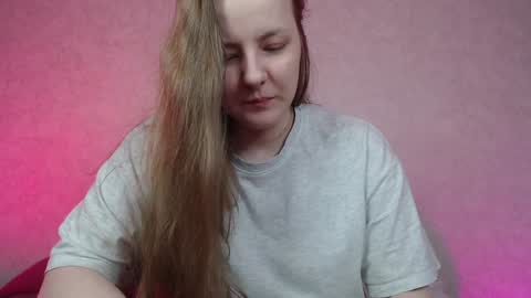 Snapshot of hesssa chatting on 12/25/24, 02:23 Hesssa Prime time  The broadcasts start at 3am and 3 pm London time  online show from 12/25/24, 02:23