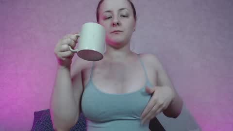 Snapshot of hesssa chatting on 01/23/25, 01:24 Hesssa Prime time  The broadcasts start at 3am and 3 pm London time  online show from 01/23/25, 01:24