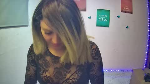 Hestesiaxx online show from 11/14/25, 02:54