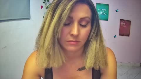 Hestesiaxx online show from 04/16/26, 10:56