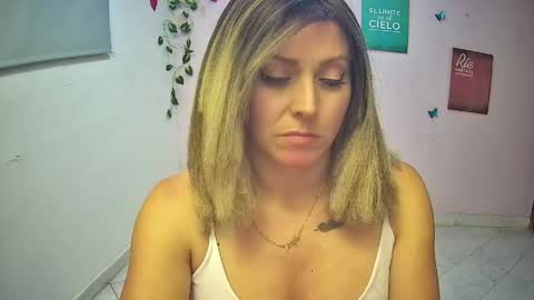 Hestesiaxx online show from 05/04/26, 03:02