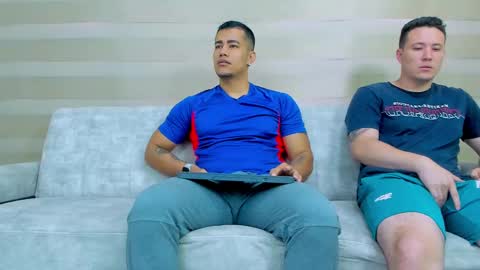 Snapshot of heteros_men chatting on 02/14/25, 01:40 heteros men online show from 02/14/25, 01:40