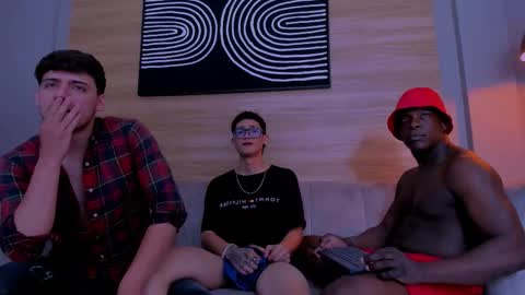 heteros men online show from 12/04/25, 02:48