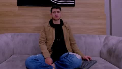 heteros men online show from 12/20/25, 02:02