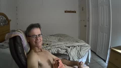 Snapshot of hewes1 chatting on 12/08/24, 10:30 hewes1 online show from 12/08/24, 10:30