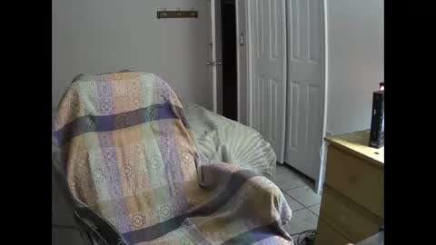Snapshot of hewes1 chatting on 01/16/25, 10:32 hewes1 online show from 01/16/25, 10:32