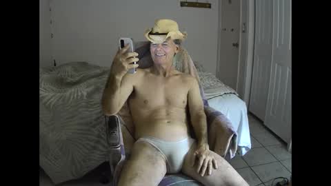 Snapshot of hewes1 chatting on 02/06/25, 09:22 hewes1 online show from 02/06/25, 09:22