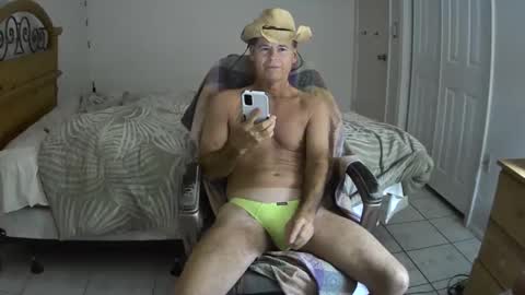 Snapshot of hewes1 chatting on 02/20/25, 11:20 hewes1 online show from 02/20/25, 11:20