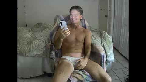 Snapshot of hewes1 chatting on 03/05/25, 10:44 hewes1 online show from 03/05/25, 10:44