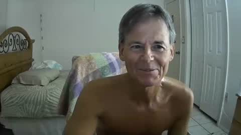 Snapshot of hewes1 chatting on 09/16/25, 04:13 hewes1 online show from 09/16/25, 04:13