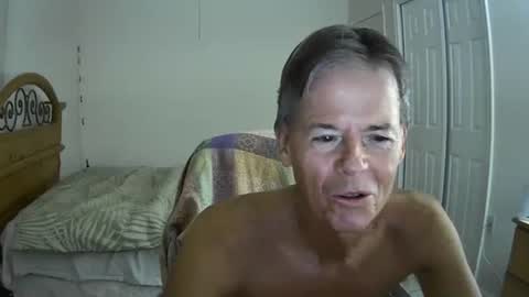Snapshot of hewes1 chatting on 09/28/25, 05:57 hewes1 online show from 09/28/25, 05:57