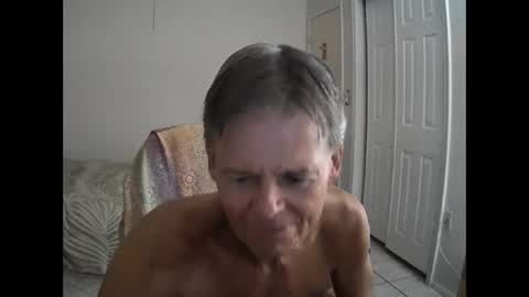 Snapshot of hewes1 chatting on 10/01/25, 02:39 hewes1 online show from 10/01/25, 02:39
