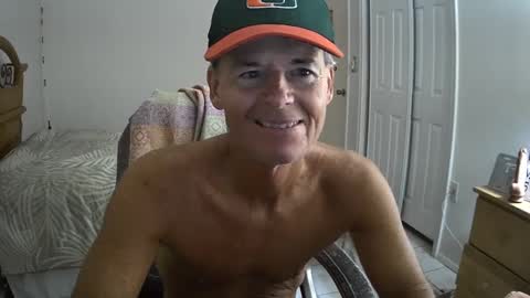 Snapshot of hewes1 chatting on 10/10/25, 09:30 hewes1 online show from 10/10/25, 09:30