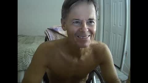 Snapshot of hewes1 chatting on 10/21/25, 09:21 hewes1 online show from 10/21/25, 09:21