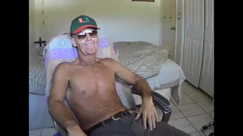 hewes1 online show from 11/17/25, 08:36