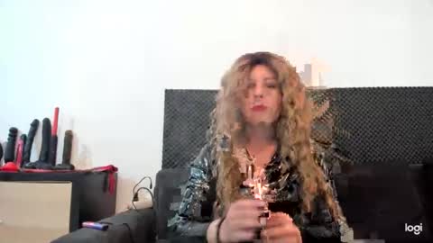hexemmy online show from 05/21/26, 01:40
