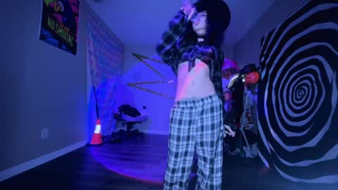 Snapshot of hexivu chatting on 11/17/25, 02:39 salem online show from 11/17/25, 02:39