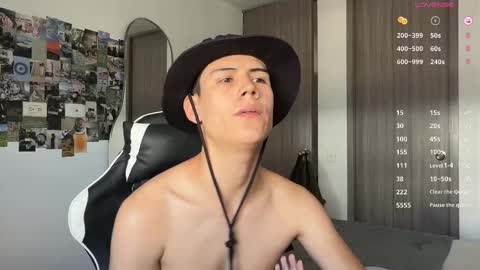 hey_cesard online show from 10/21/25, 04:08