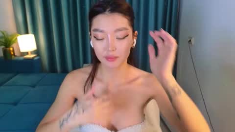 Audrey online show from 10/17/25, 03:14