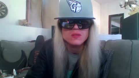 Snapshot of hey_mikky chatting on 09/21/25, 04:30 hey_mikky online show from 09/21/25, 04:30