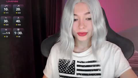  Nora  online show from 04/17/26, 04:59