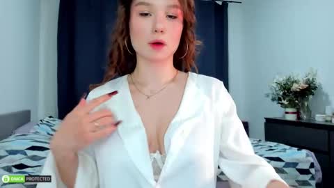 Bella 3 online show from 12/14/25, 01:44