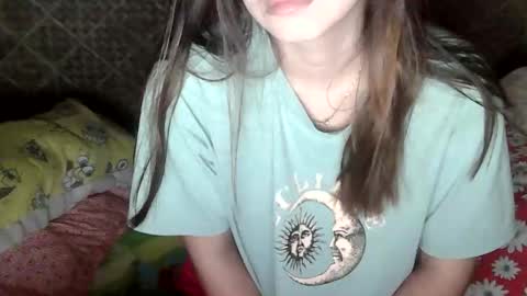 Snapshot of hey_venusxxx chatting on 12/19/25, 11:01 Venus online show from 12/19/25, 11:01