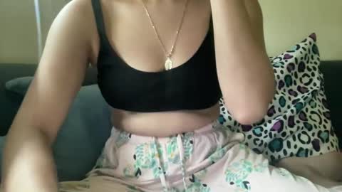 Snapshot of heybluebabe chatting on 09/12/25, 05:13 Blue online show from 09/12/25, 05:13