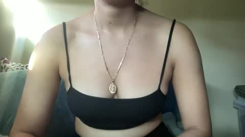 Snapshot of heybluebabe chatting on 11/05/25, 11:27 Blue online show from 11/05/25, 11:27