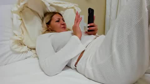 Heyheygrey online show from 02/23/25, 07:38