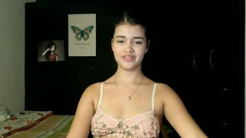 Snapshot of heyits_mia chatting on 07/08/26, 03:22 heyits_mia online show from 07/08/26, 03:22