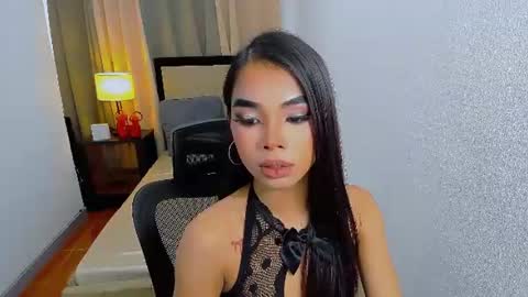 Snapshot of heyitsafira chatting on 06/24/26, 11:15 SAFIRA 3 online show from 06/24/26, 11:15