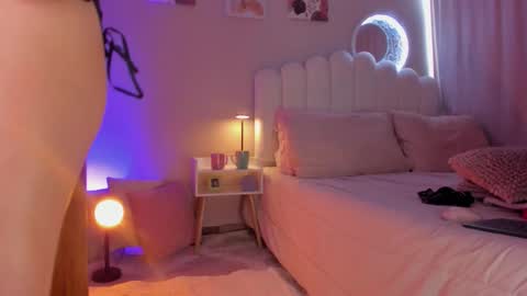 Martina Ricci Show schedule Monday to Friday 8am colombia time I work some weekends  online show from 01/18/26, 07:06