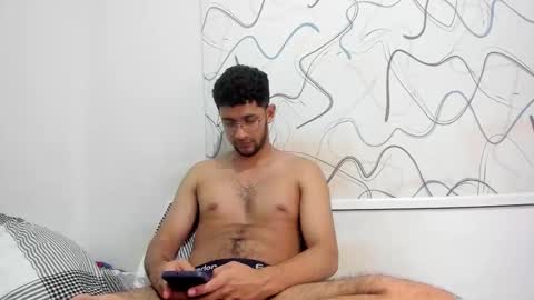 Snapshot of heynotfound chatting on 12/20/25, 05:03 xd online show from 12/20/25, 05:03