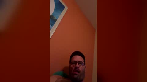 Snapshot of heynow393209 chatting on 12/20/25, 07:48 heynow393209 online show from 12/20/25, 07:48