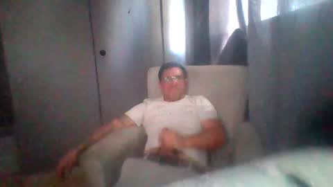 heythere925678 online show from 04/19/26, 08:22