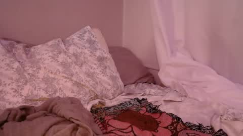 Snapshot of heytheretigers chatting on 09/18/25, 01:13 Lollie Bam Tesoro online show from 09/18/25, 01:13