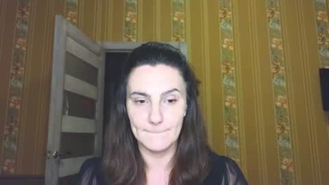 Snapshot of heyy_baddie chatting on 06/19/26, 05:50 Heyy baddie online show from 06/19/26, 05:50