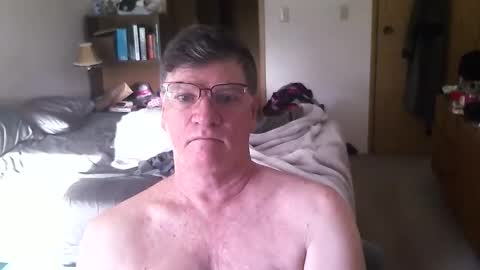 Snapshot of hg99too chatting on 05/06/26, 02:33 hg99too online show from 05/06/26, 02:33